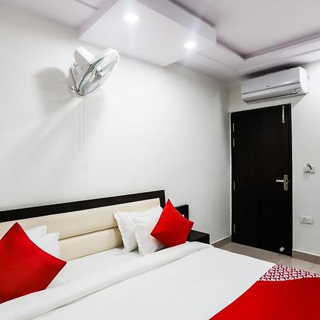 Oyo Hotel New Geetanjali Near Gautam Buddha Park Лакхнау Экстерьер фото