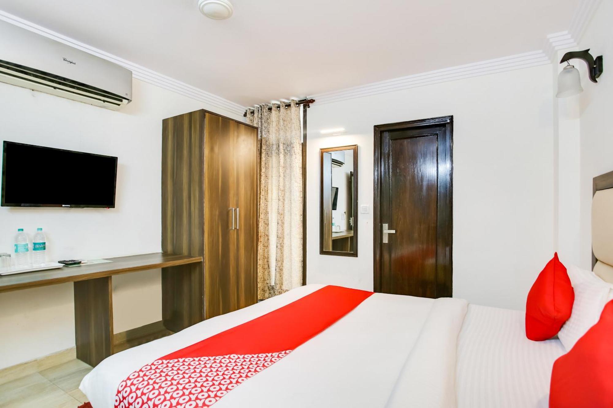 Oyo Hotel New Geetanjali Near Gautam Buddha Park Лакхнау Экстерьер фото