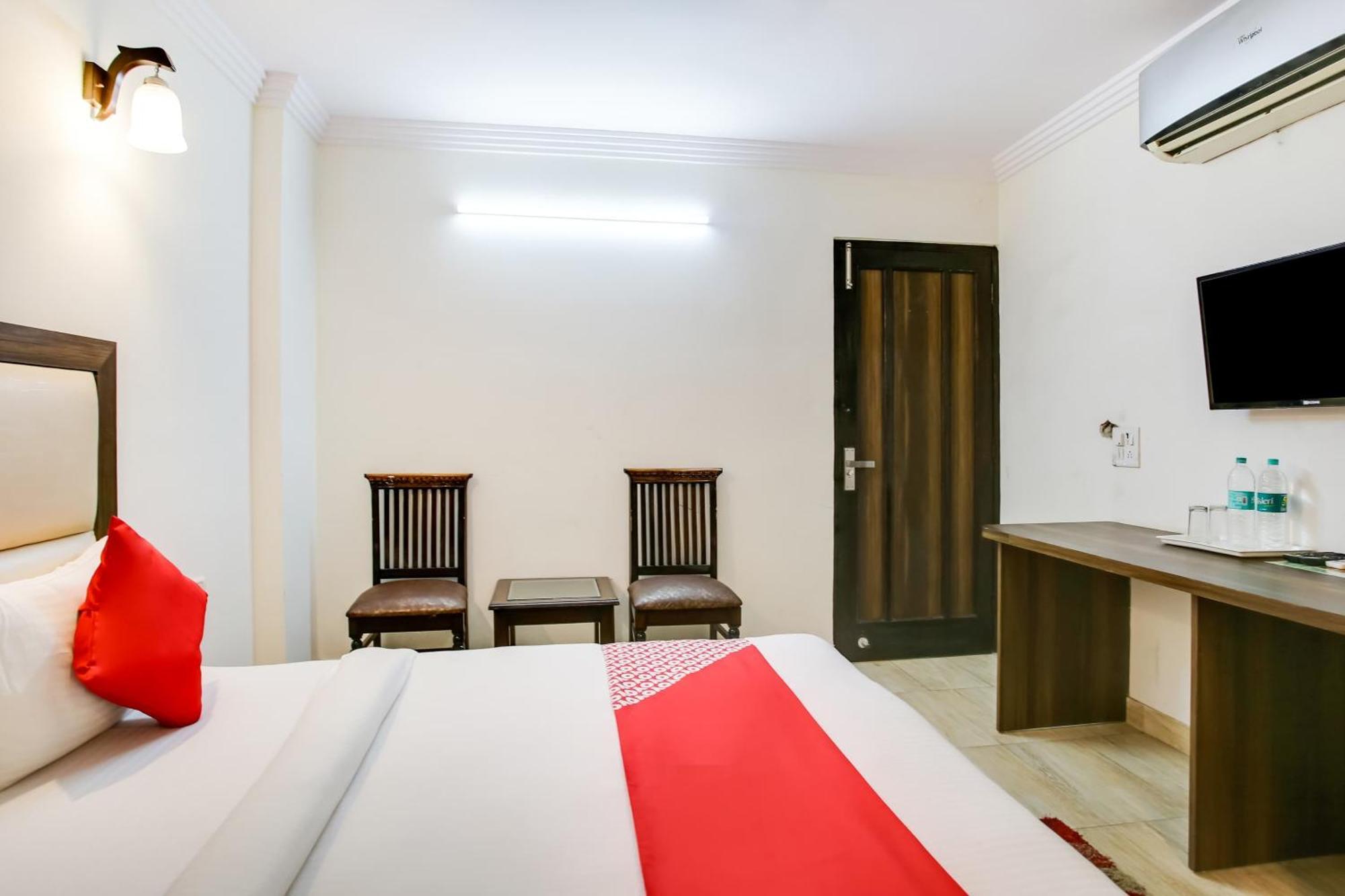 Oyo Hotel New Geetanjali Near Gautam Buddha Park Лакхнау Экстерьер фото