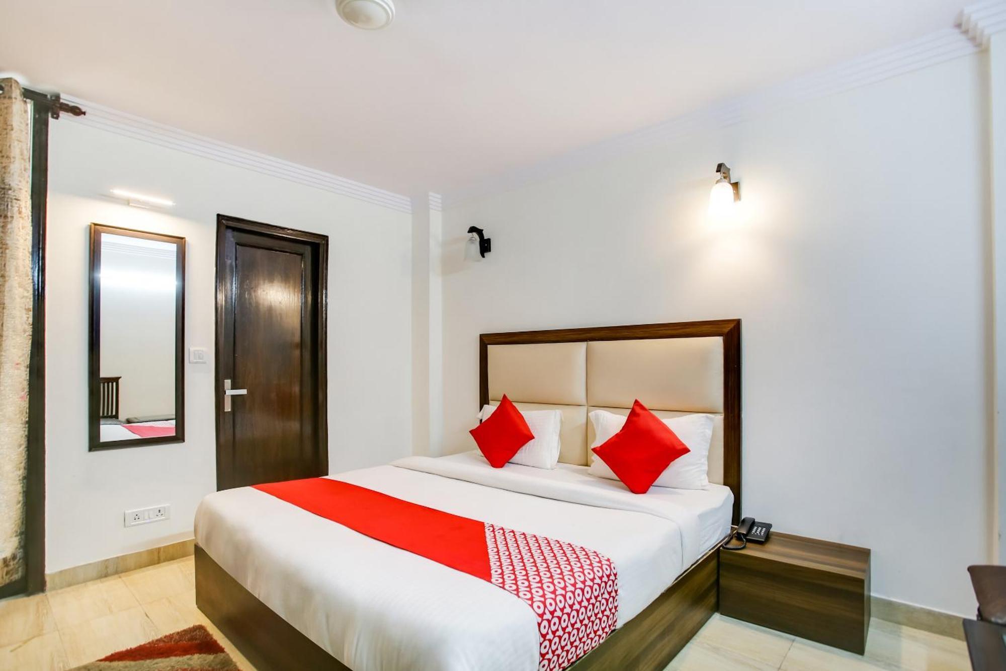 Oyo Hotel New Geetanjali Near Gautam Buddha Park Лакхнау Экстерьер фото