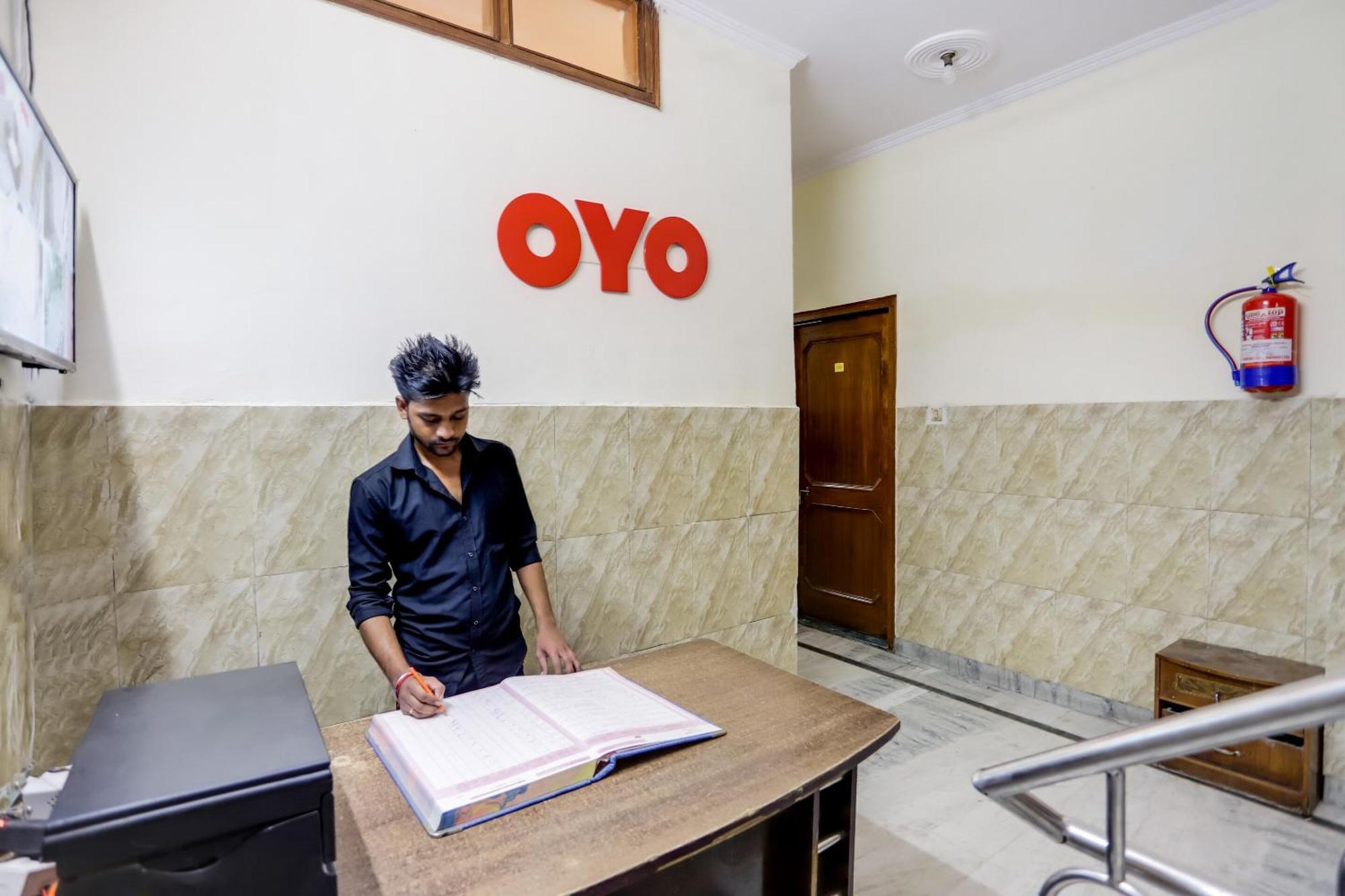 Oyo Hotel New Geetanjali Near Gautam Buddha Park Лакхнау Экстерьер фото