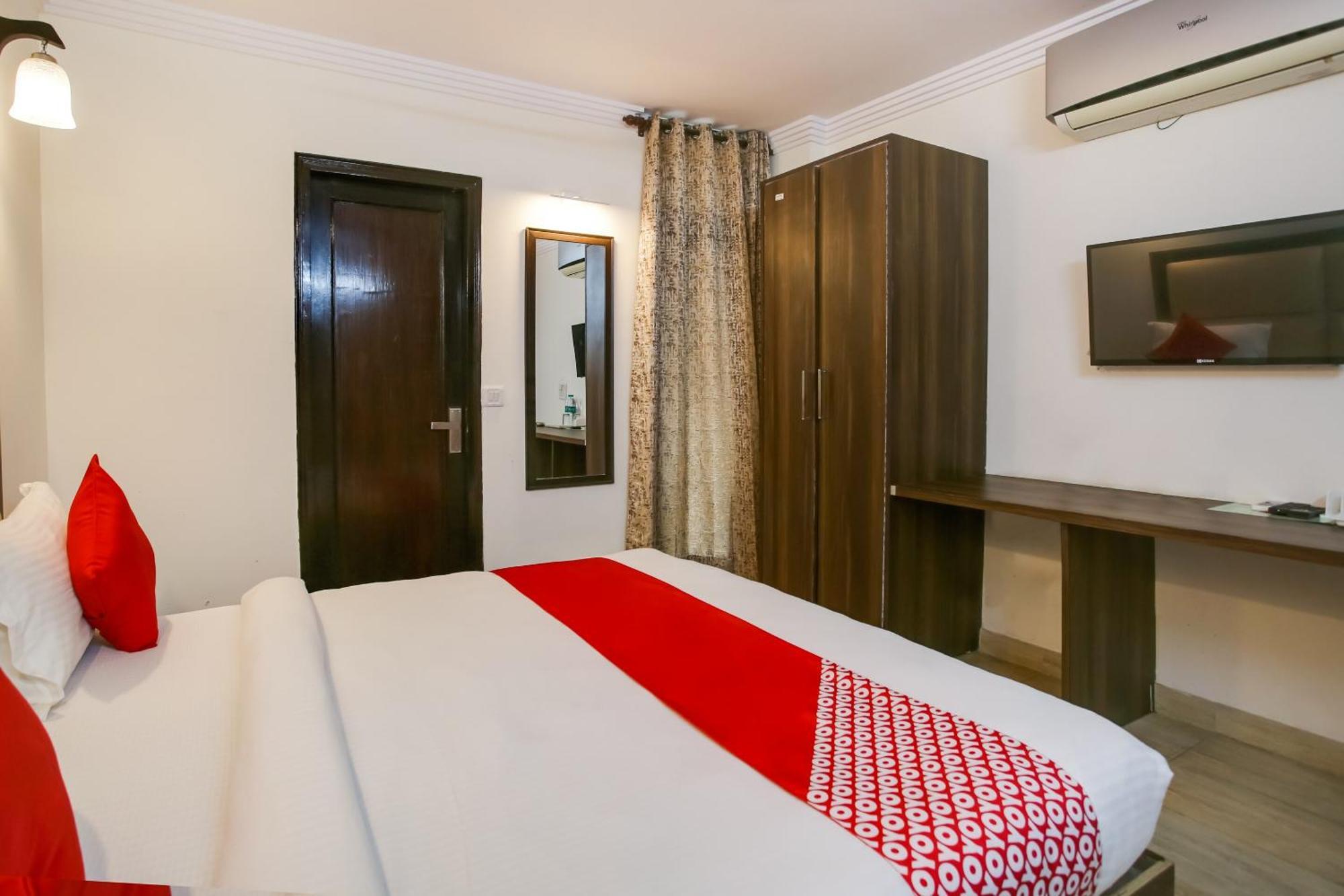 Oyo Hotel New Geetanjali Near Gautam Buddha Park Лакхнау Экстерьер фото