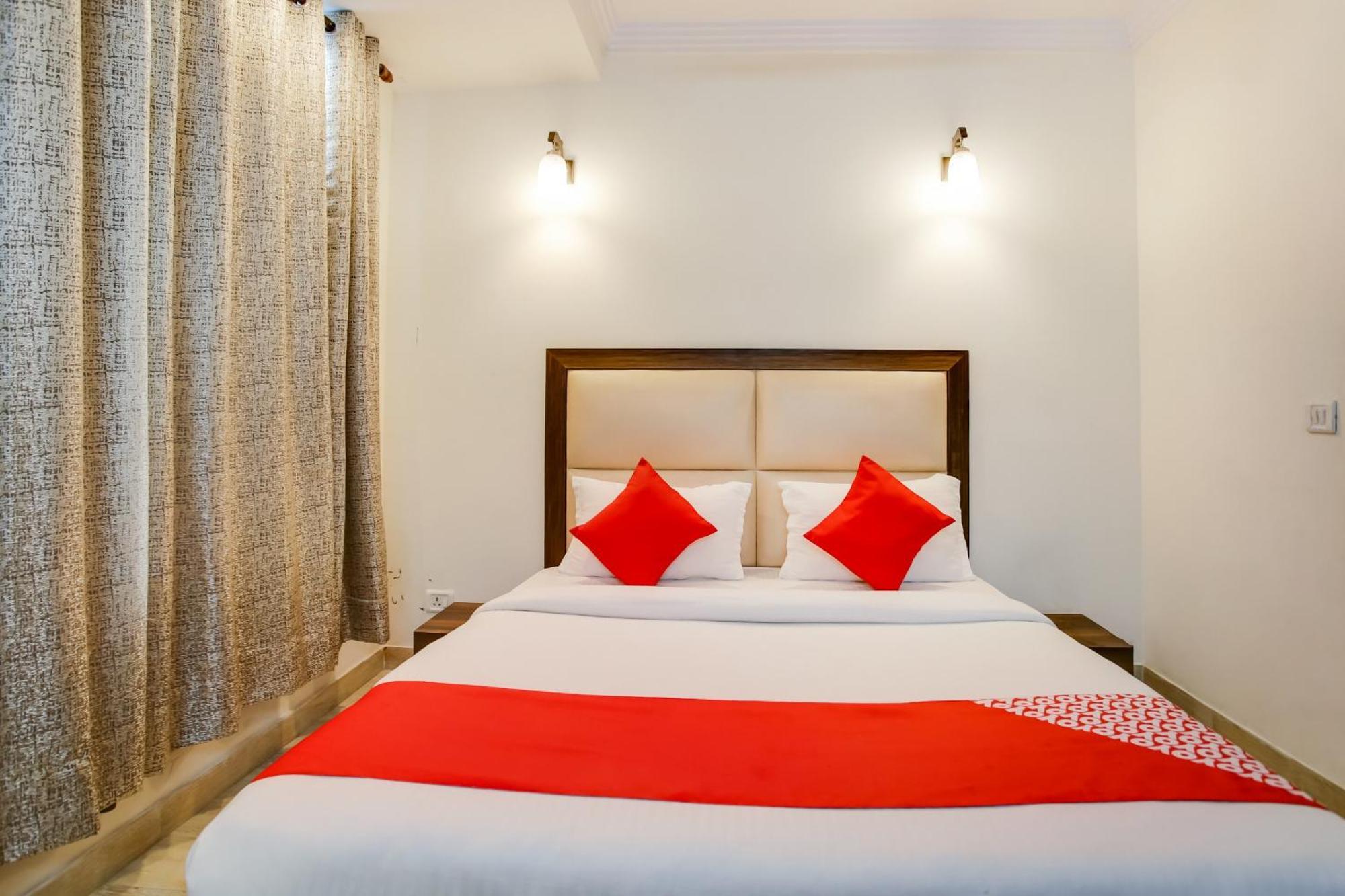 Oyo Hotel New Geetanjali Near Gautam Buddha Park Лакхнау Экстерьер фото